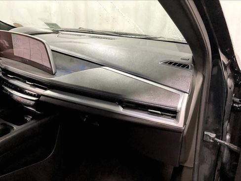 Used 2025 Cadillac XT4 Sport image 13