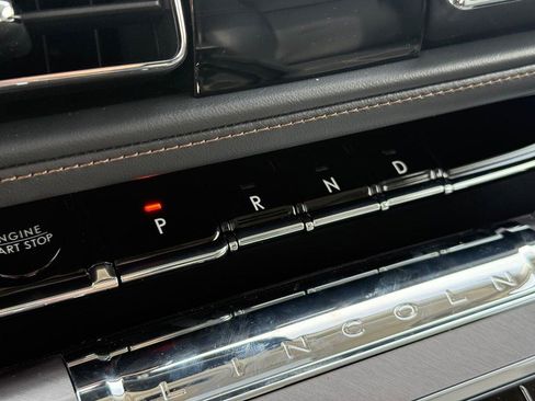 New 2025 Lincoln Aviator AWD w/ Equipment Group 101A image 22