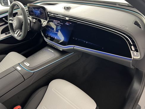New 2026 Mercedes-Benz E 53 AMG e 4MATIC Sedan image 27