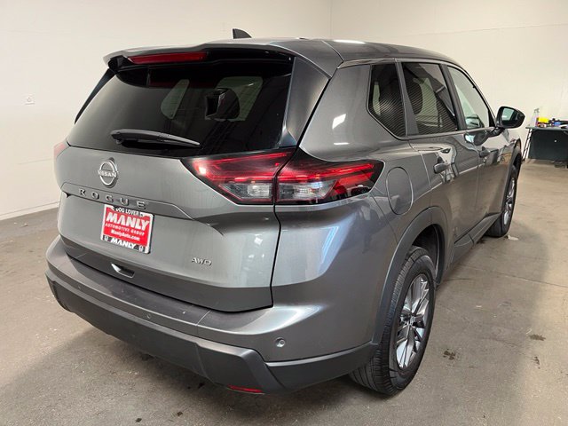 Used 2024 Nissan Rogue S AWD/4WD image 3