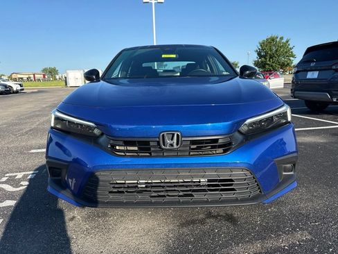 Used 2024 Honda Civic Sport image 2