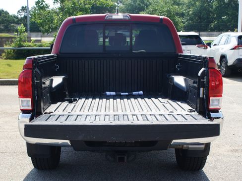 Used 2017 Toyota Tacoma SR5 w/ Tow Package AWD/4WD image 14