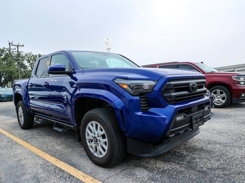 Used 2024 Toyota Tacoma SR5 RWD image 7