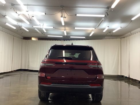 New 2026 Jeep Grand Cherokee Altitude AWD/4WD image 7
