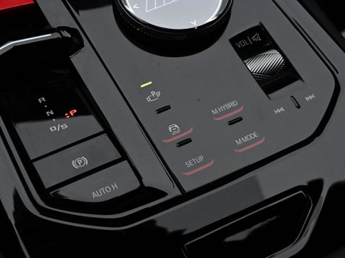 Used 2025 BMW M5 w/ Executive Package image 21