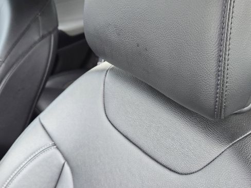 Used 2025 Jeep Compass Limited image 16