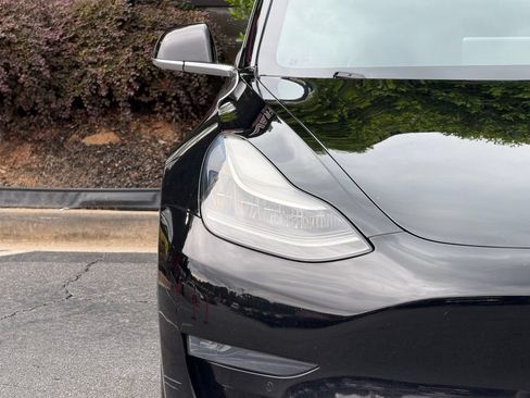 Used 2019 Tesla Model 3 Mid Range RWD image 4