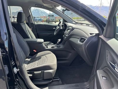Certified 2023 Chevrolet Equinox LT AWD/4WD image 17