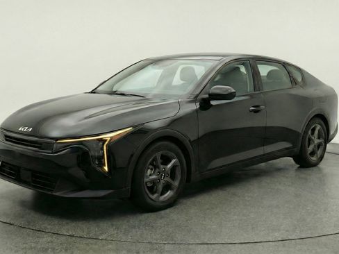 Used 2025 Kia K4 FWD image 3
