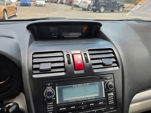 Used 2015 Subaru Forester 2.5i Touring AWD/4WD image 6
