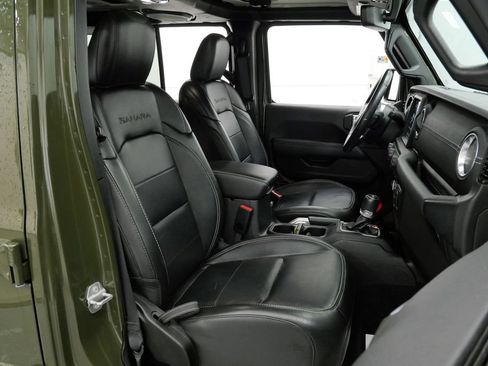 Used 2022 Jeep Wrangler Unlimited Sahara AWD/4WD image 14