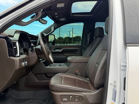 Used 2025 GMC Sierra 2500 Denali w/ Technology Package AWD/4WD image 10