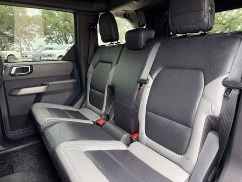 Used 2023 Ford Bronco Black Diamond AWD/4WD image 18