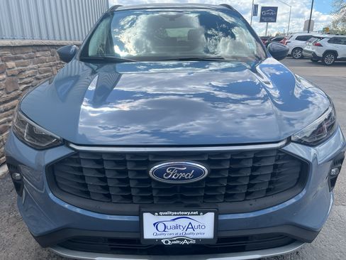 Used 2025 Ford Escape Platinum AWD/4WD image 3
