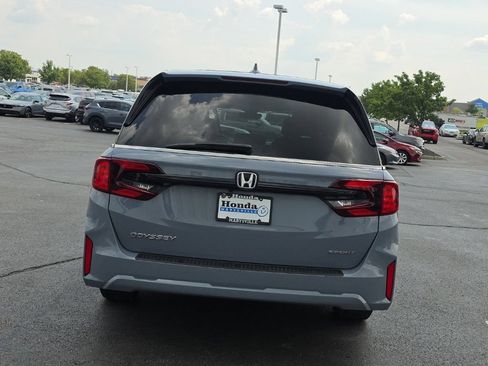 Used 2025 Honda Odyssey Sport-L image 6