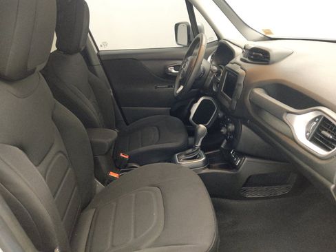Used 2020 Jeep Renegade Latitude FWD image 21