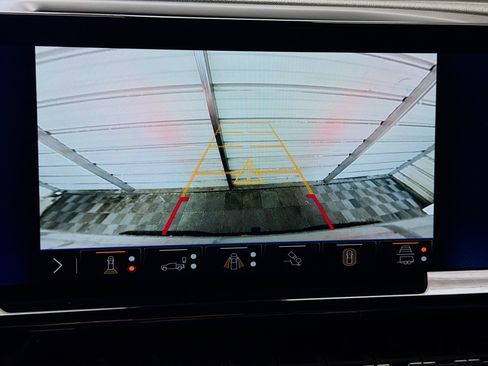 Used 2024 Chevrolet Silverado 1500 ZR2 w/ Technology Package image 16