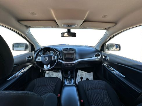 Used 2019 Dodge Journey SE w/ Connectivity Group FWD image 29