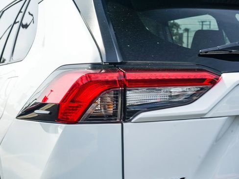 Used 2025 Toyota RAV4 XLE AWD/4WD image 9