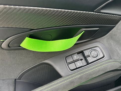 Used 2025 Porsche 718 Cayman GT4 RS image 12