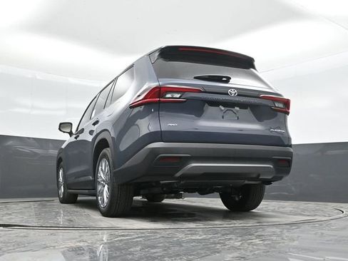 Used 2025 Toyota Grand Highlander AWD image 40