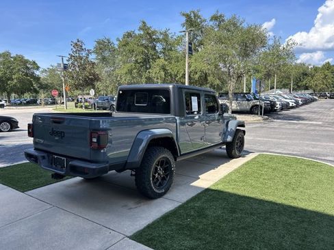 Used 2024 Jeep Gladiator Sport AWD/4WD image 4
