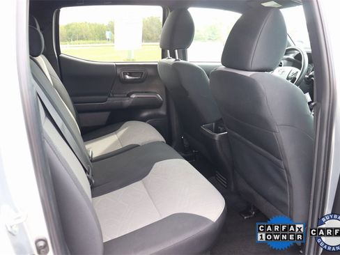 Used 2023 Toyota Tacoma TRD Off-Road w/ Technology Package image 18