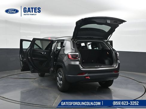 Used 2022 Jeep Compass Trailhawk w/ Trailhawk Convenience Group AWD/4WD image 53