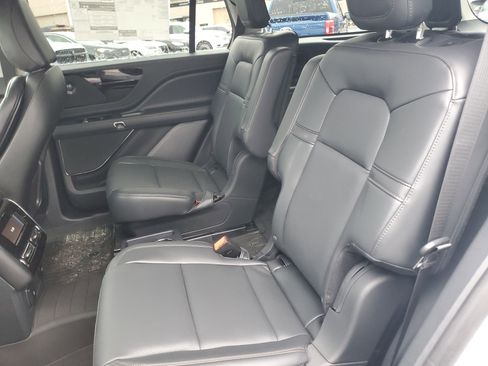 New 2025 Lincoln Aviator AWD w/ Equipment Group 101A image 26