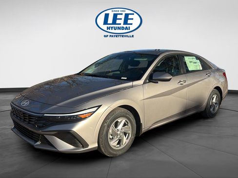 New 2026 Hyundai Elantra SE image 8
