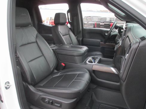 Used 2019 Chevrolet Silverado 1500 High Country image 22