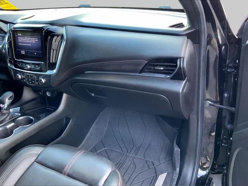 Used 2023 Chevrolet Traverse RS AWD/4WD image 18