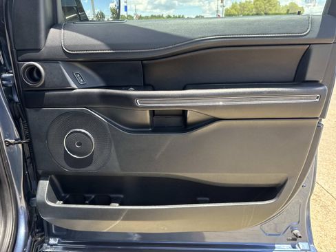 Used 2020 Ford Expedition XLT w/ Equipment Group 202A RWD image 13