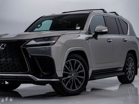 Used 2024 Lexus LX 600 F Sport image 2