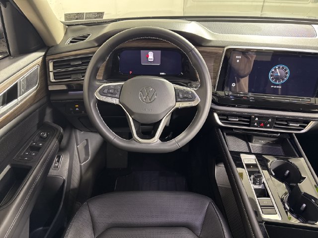 Used 2024 Volkswagen Atlas SEL AWD/4WD image 24