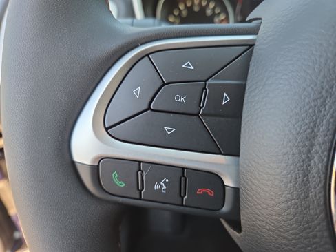 Certified 2021 Jeep Compass Latitude AWD/4WD image 30