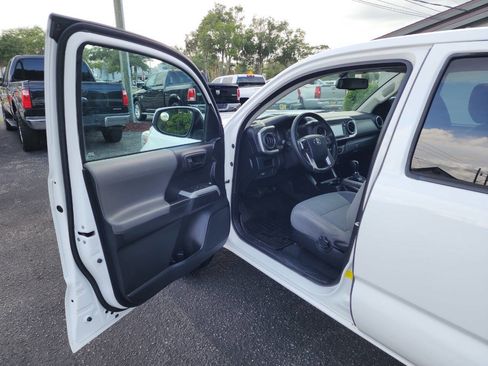Used 2016 Toyota Tacoma SR5 image 15