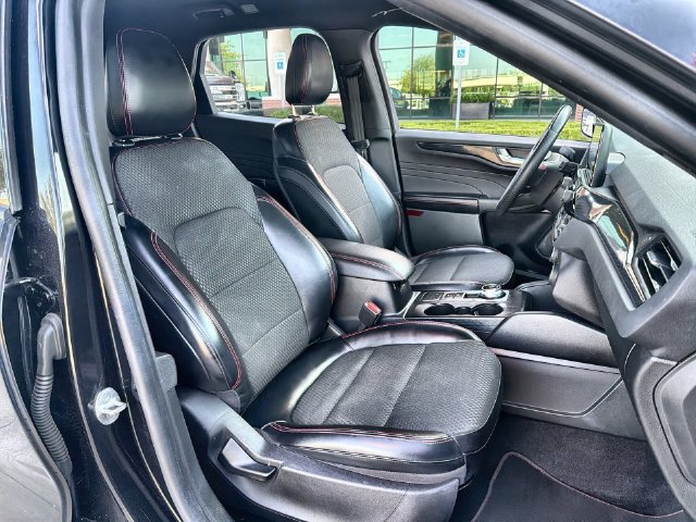 Used 2023 Ford Escape ST-Line AWD/4WD image 23