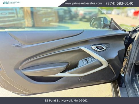 Used 2017 Chevrolet Camaro SS RWD image 35