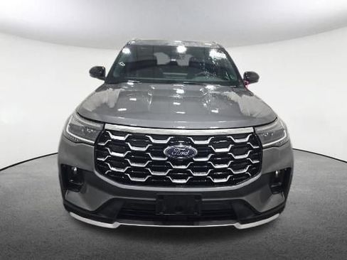 Used 2026 Ford Explorer Platinum AWD/4WD image 2