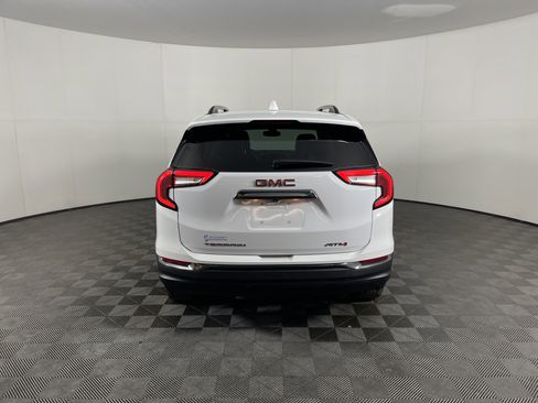 Used 2023 GMC Terrain AT4 image 4