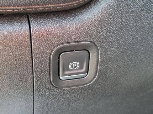 Used 2019 Chevrolet Silverado 1500 LTZ w/ LTZ Plus Package image 10