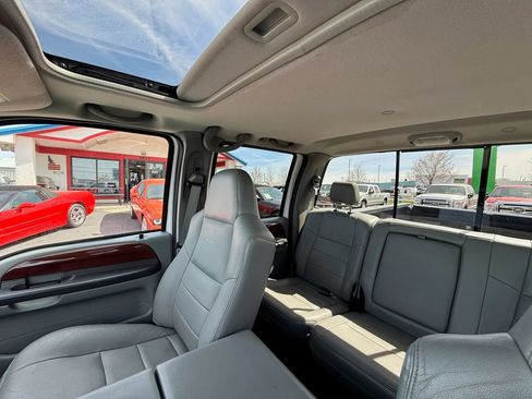 Used 2005 Ford F350 Lariat image 15