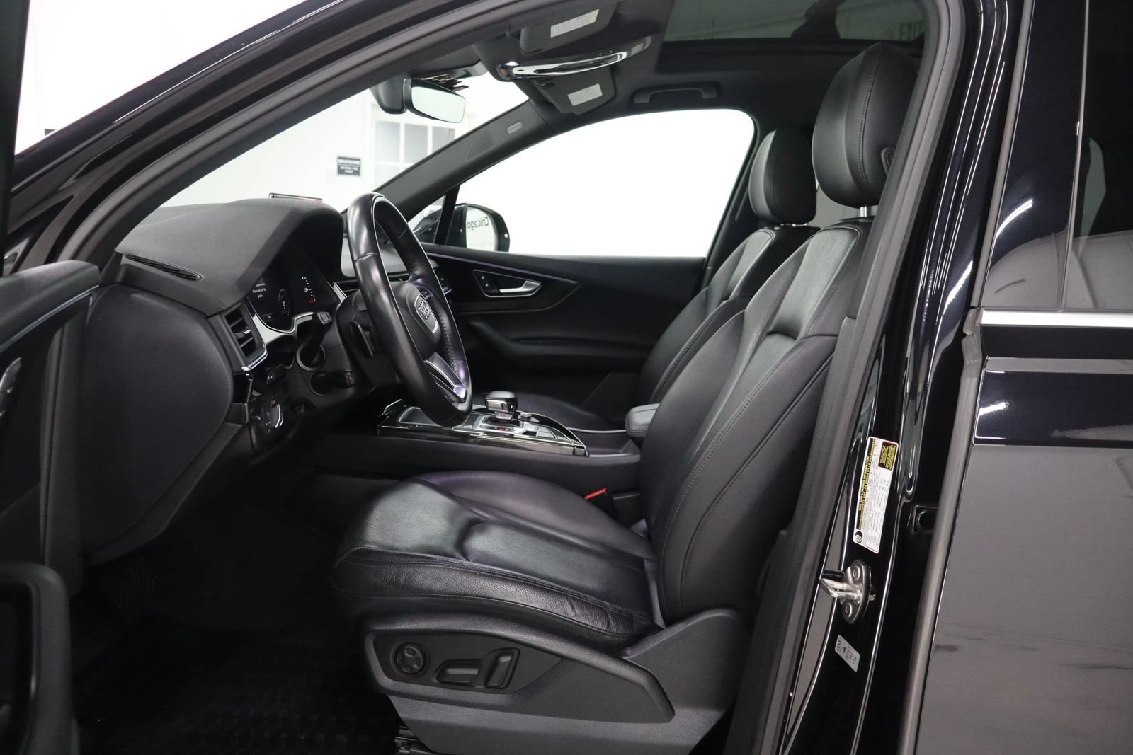 Used 2018 Audi Q7 3.0T Premium Plus w/ Premium Plus Package AWD/4WD image 17