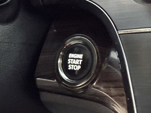 Used 2013 Toyota Avalon Limited image 6