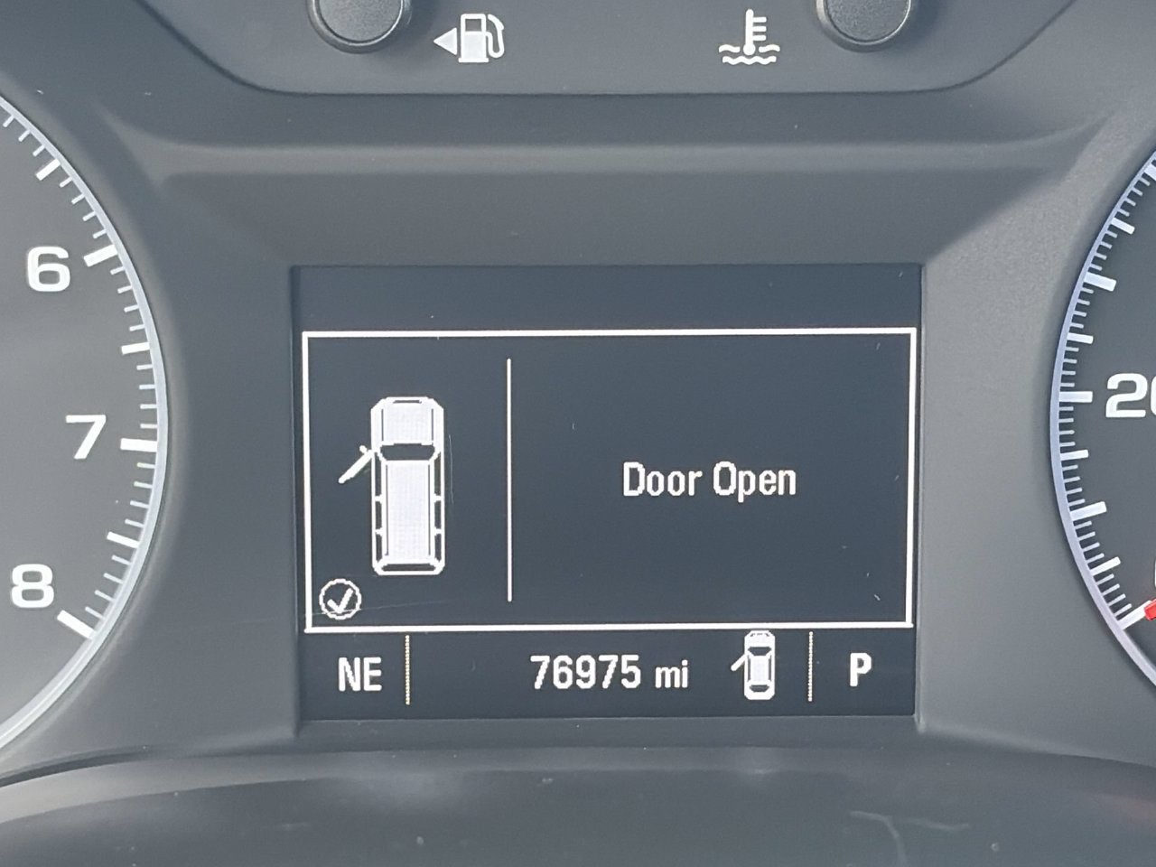 Used 2017 GMC Acadia SLE FWD image 30