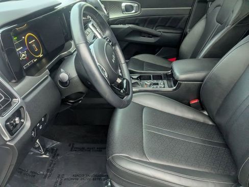 Used 2023 Kia Sorento SX image 16