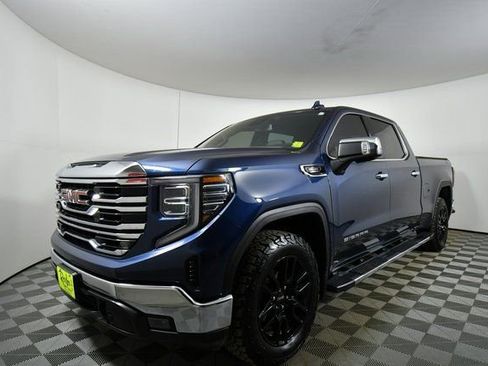 Used 2022 GMC Sierra 1500 SLT w/ SLT Premium Package image 6
