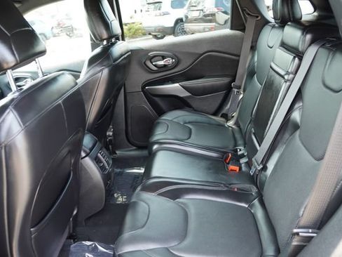 Used 2019 Jeep Cherokee High Altitude AWD/4WD image 17