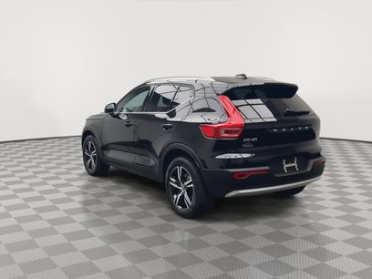 Used 2025 Volvo XC40 B5 Core
